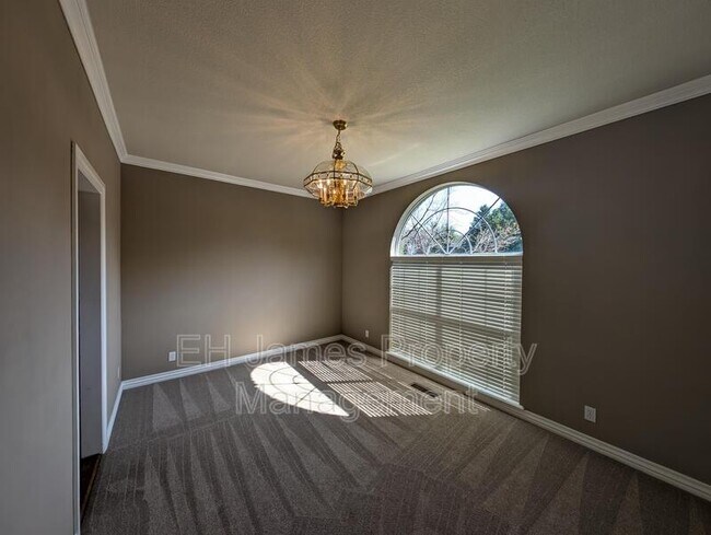 Building Photo - 9914 S 99th E Ave