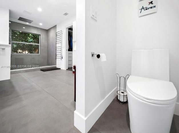 Building Photo - 17433 SE Indian Hills Dr