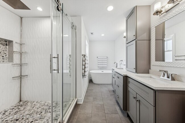 Building Photo - 297 Highland Ave