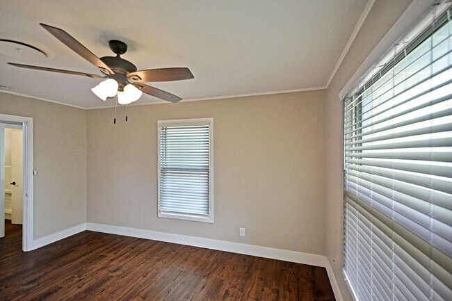 Building Photo - 671 W Merriweather St