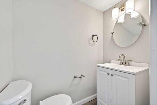 Building Photo - 931 Waycross Rd