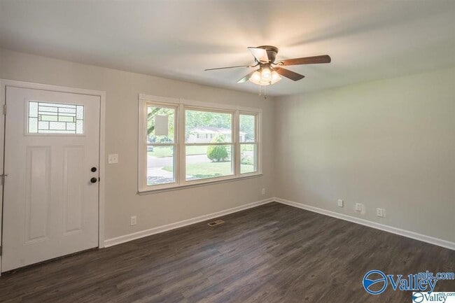 Building Photo - 3508 Lois Ln NW