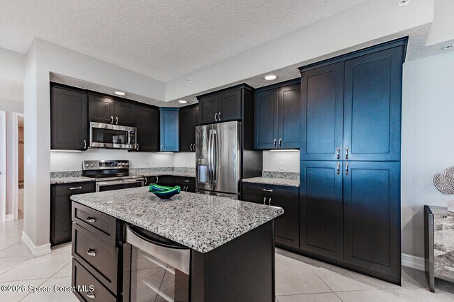 Building Photo - 1025 Jimmy Buffett Mem Hwy