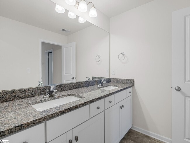 Building Photo - 211 Pollyanna Dr