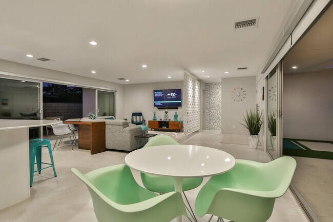 Building Photo - 47956 Silver Spur Trail