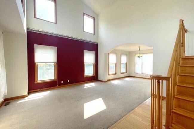 Building Photo - 43737 Sandy Bottom Rd