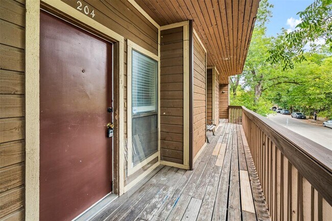 Building Photo - 612 Park Pl