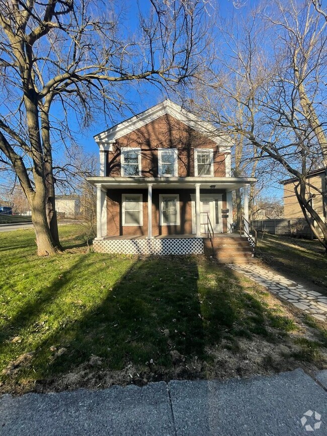 Building Photo - 501 N. Washtington