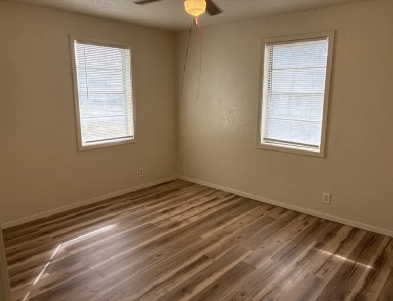 Building Photo - 604 W 4th St