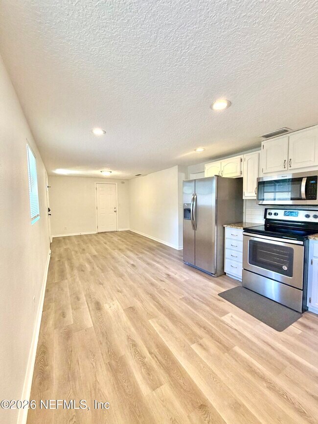 Building Photo - 8264 Devoe St