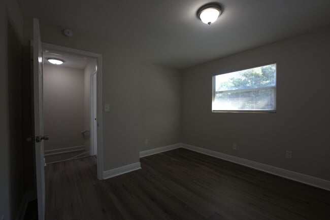 Building Photo - 810 W Anderson St