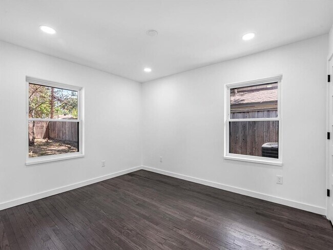 Building Photo - 1506 Wilde Rock Way