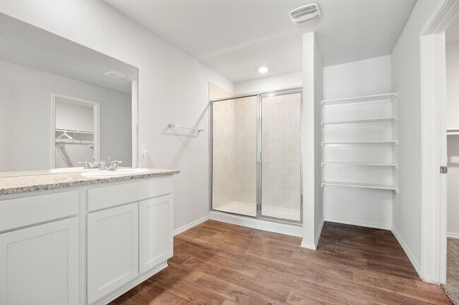 Building Photo - 4 Weeks Free!! Like New Home In The Preserve at Medina!!!