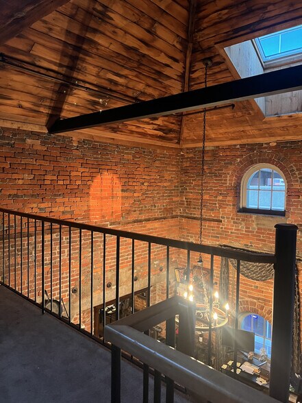 Building Photo - 51 W Blenkner St