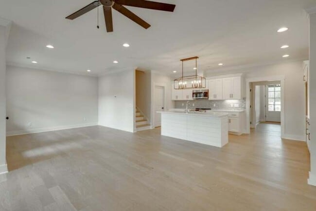 Building Photo - 9678 Dutton Ln