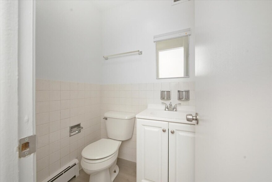 Building Photo - 600 McKinley Ave