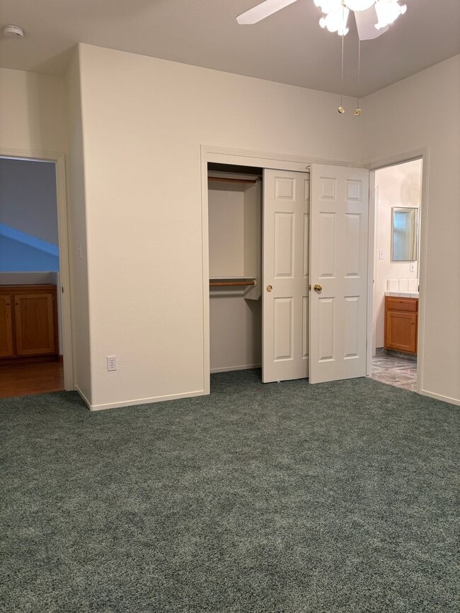 Building Photo - 3625 Bernard St