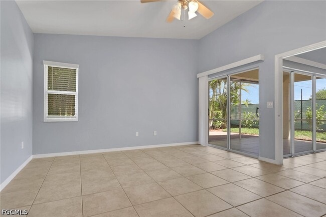 Building Photo - 5013 SW 16th Pl