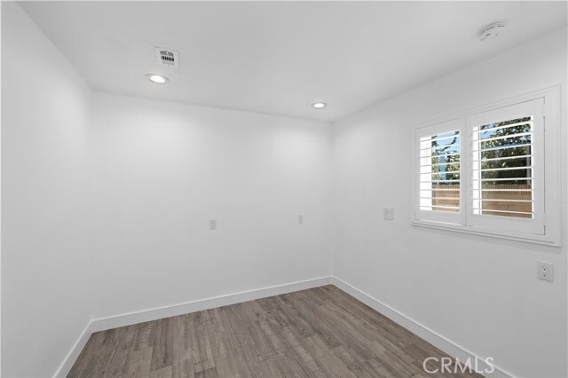 Building Photo - 822 E Borchard Ave