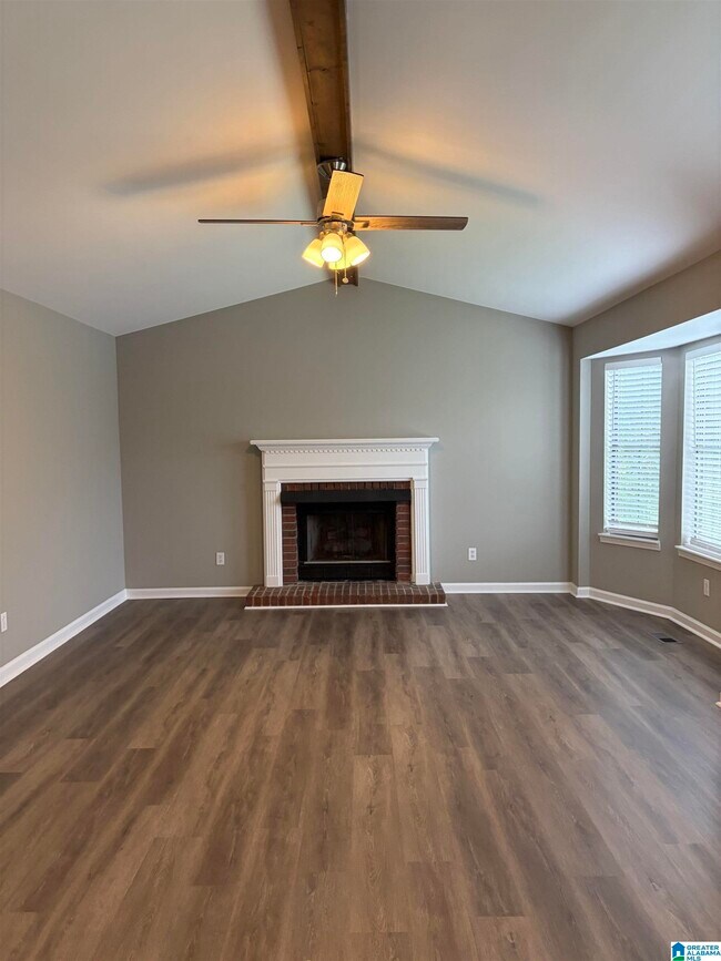 Building Photo - 6877 Briarwood Dr