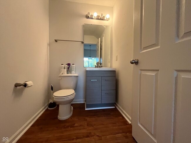 Building Photo - 857 Hildebrand Dr