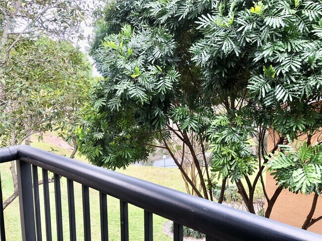 Building Photo - 8761 Wiles Rd