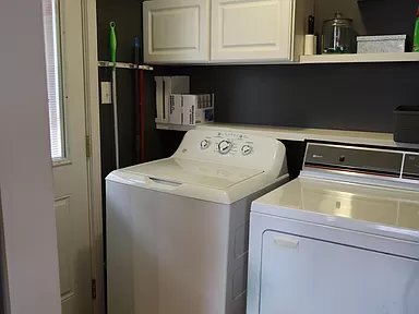 Building Photo - 100 York Dr