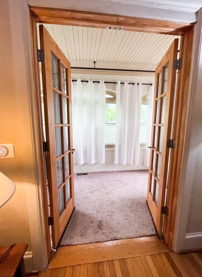 Building Photo - 110 Linden Ave