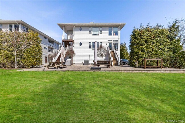 Building Photo - 73 Maple Ave