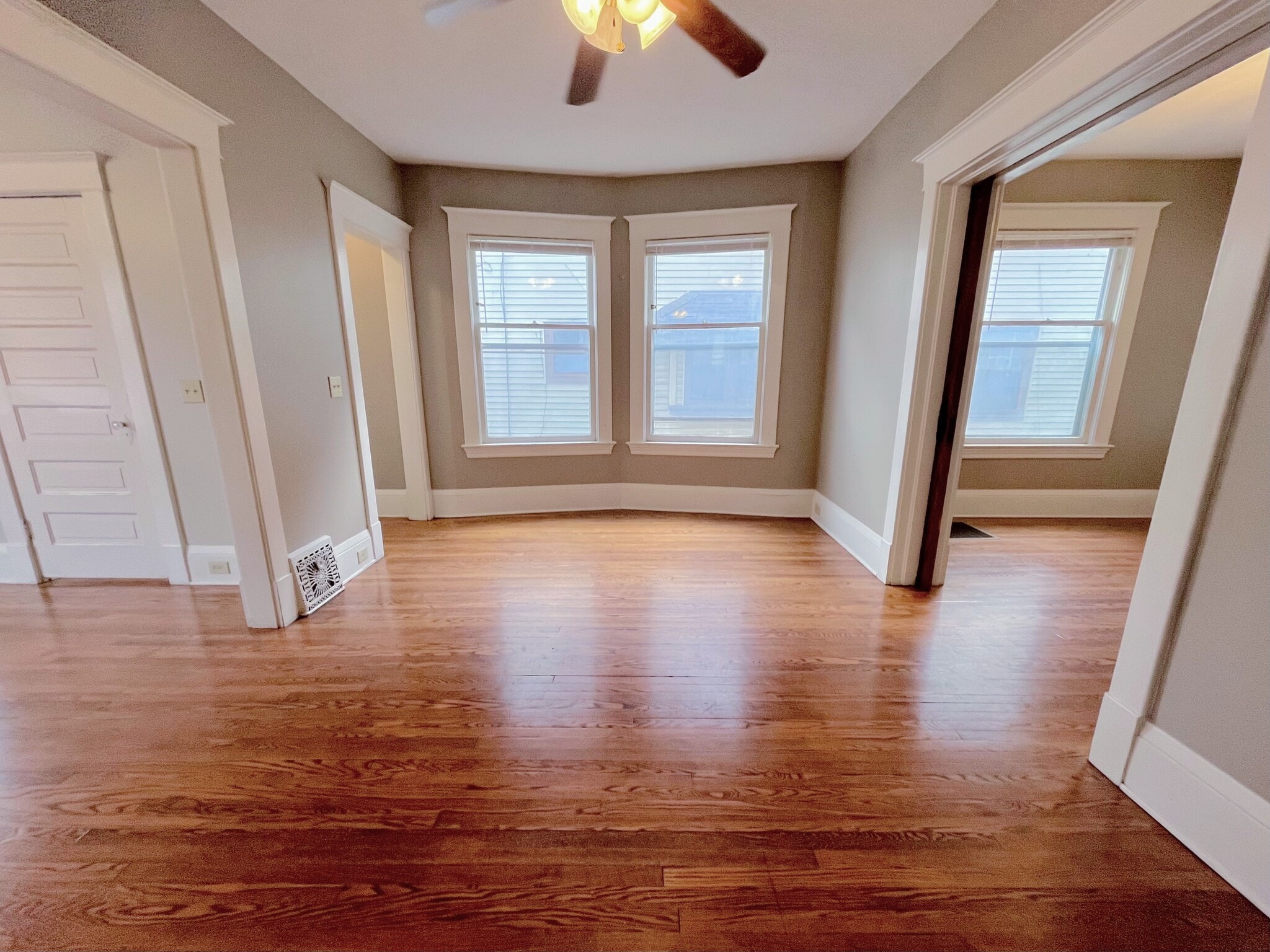 Building Photo - 709 Lafayette Ave SE