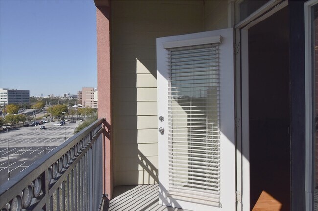 Building Photo - 1711 Old Spanish Trl