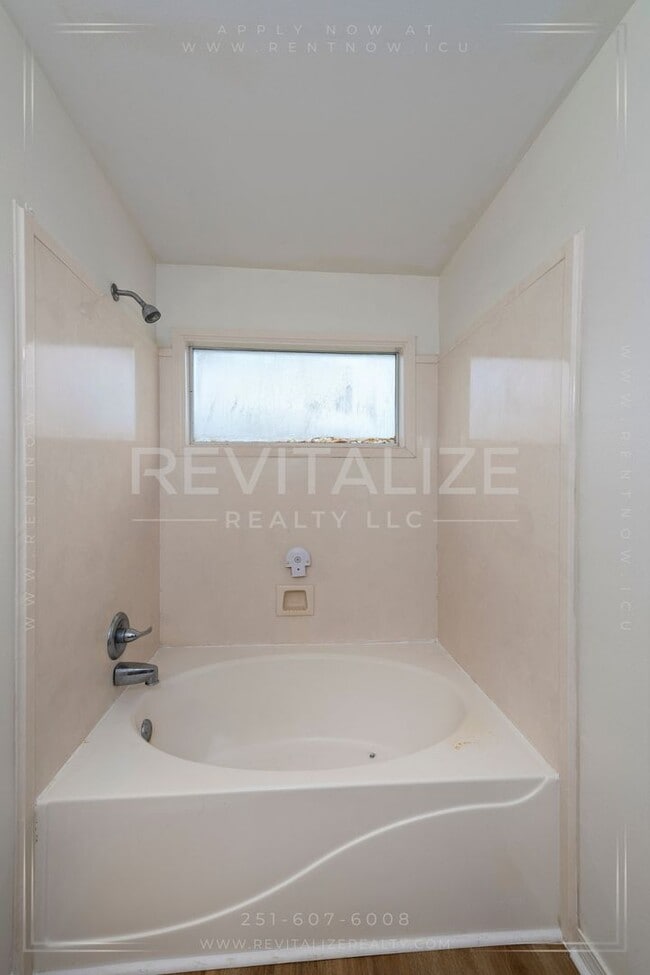Building Photo - Spacious 3-Bedroom Home with Open Floor Pl...