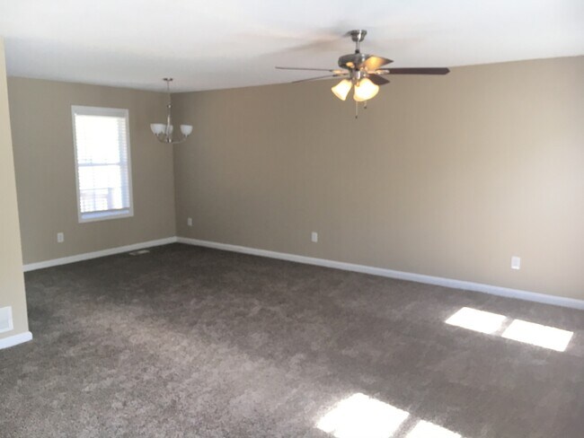 Building Photo - Perfect 3 Bedroom, 2 Bath Home For Rent accepting vouchers and no application fee