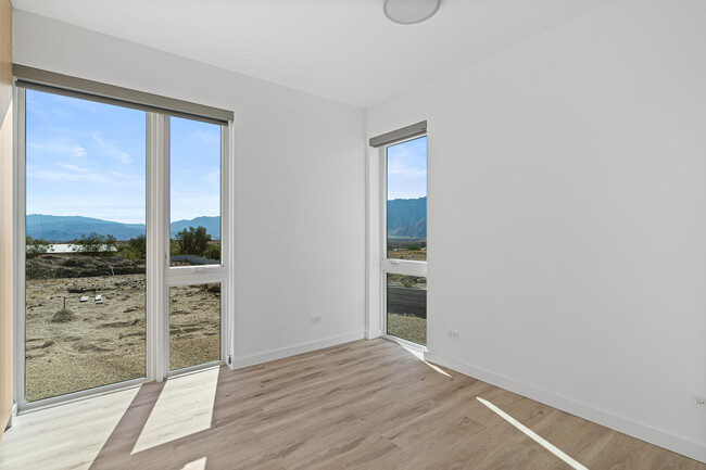 Building Photo - 13852 Scenic Crest Cir