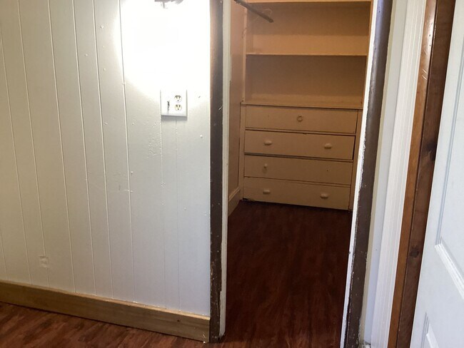 Building Photo - 1116 W Washington St