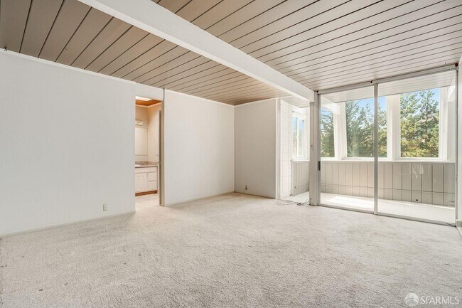 Building Photo - 172 Amber Dr