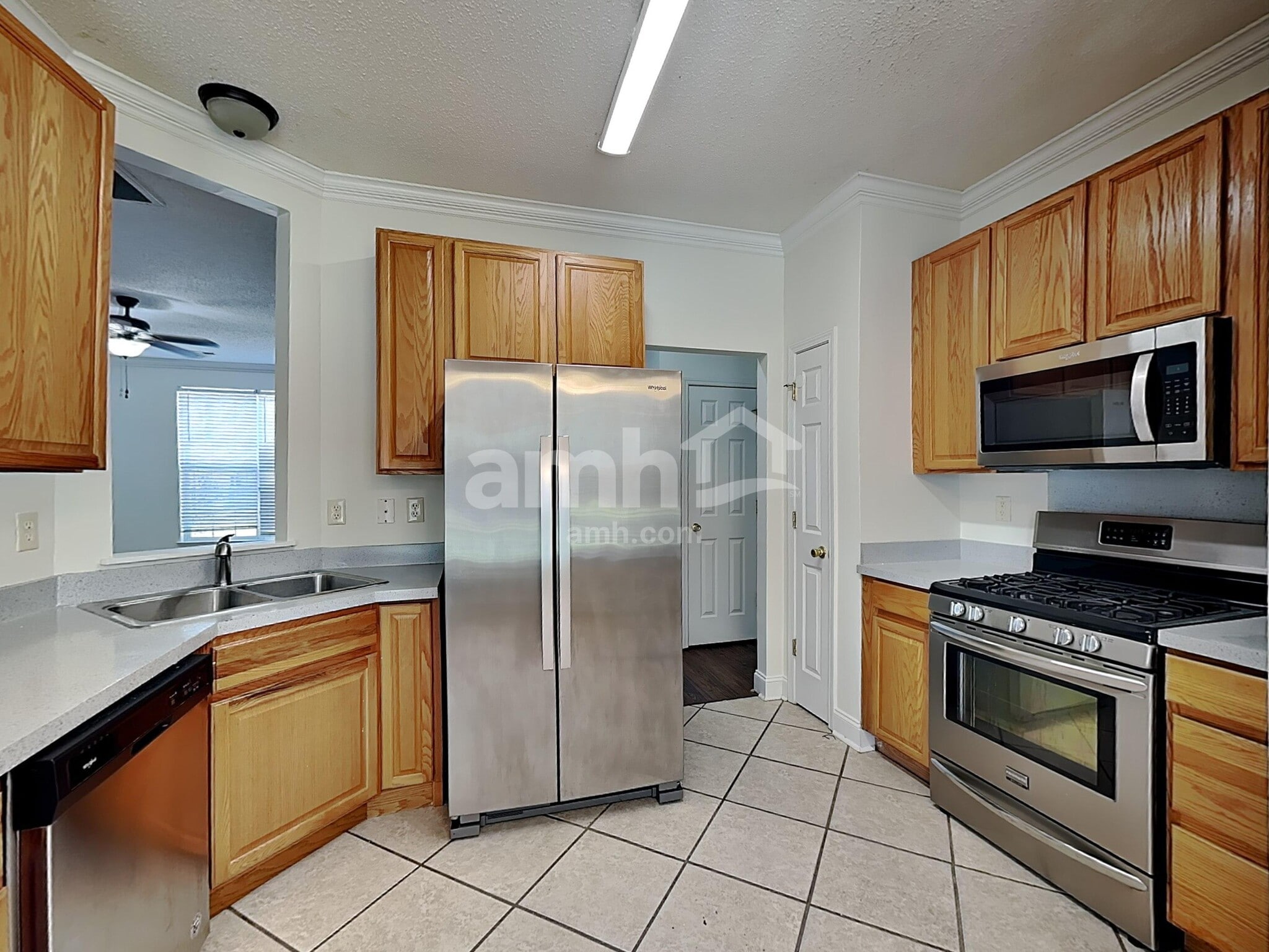 Building Photo - 6106 Trevor Simpson Dr