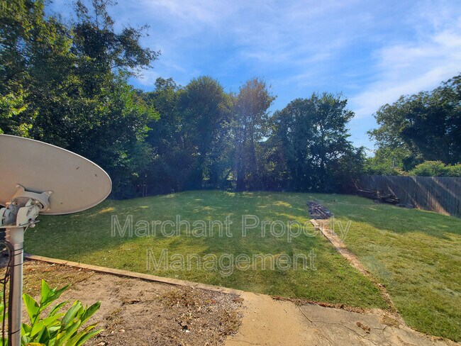 Building Photo - 9 David St