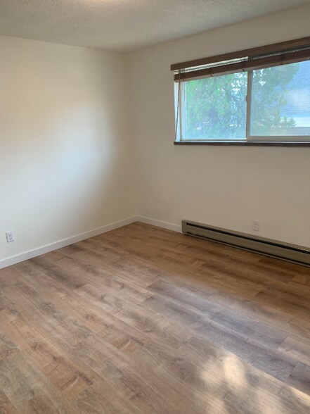 Building Photo - 116 1st Ave W