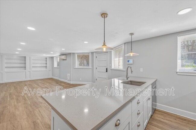 Building Photo - 1705 NW 25th Ave