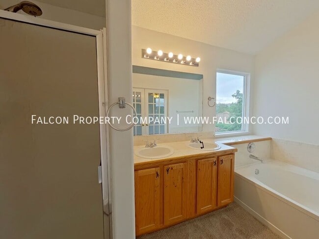 Building Photo - 7150 Grand Prairie Dr