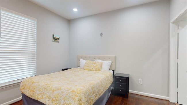 Building Photo - 1201 Northwood St