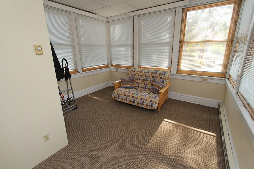 Building Photo - 787 Bryden Rd