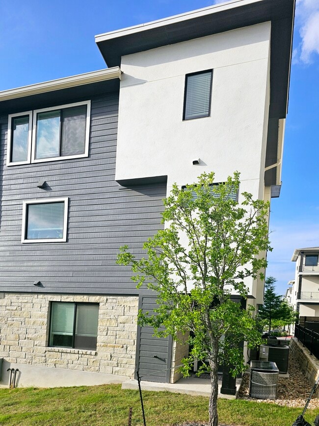 exterior maintained by HOA - 2050 Lohmans Spur Rd