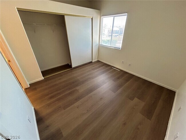 Building Photo - 2110 Los Feliz St