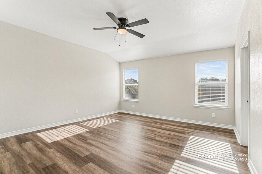 Building Photo - 1502 Mourning Dove