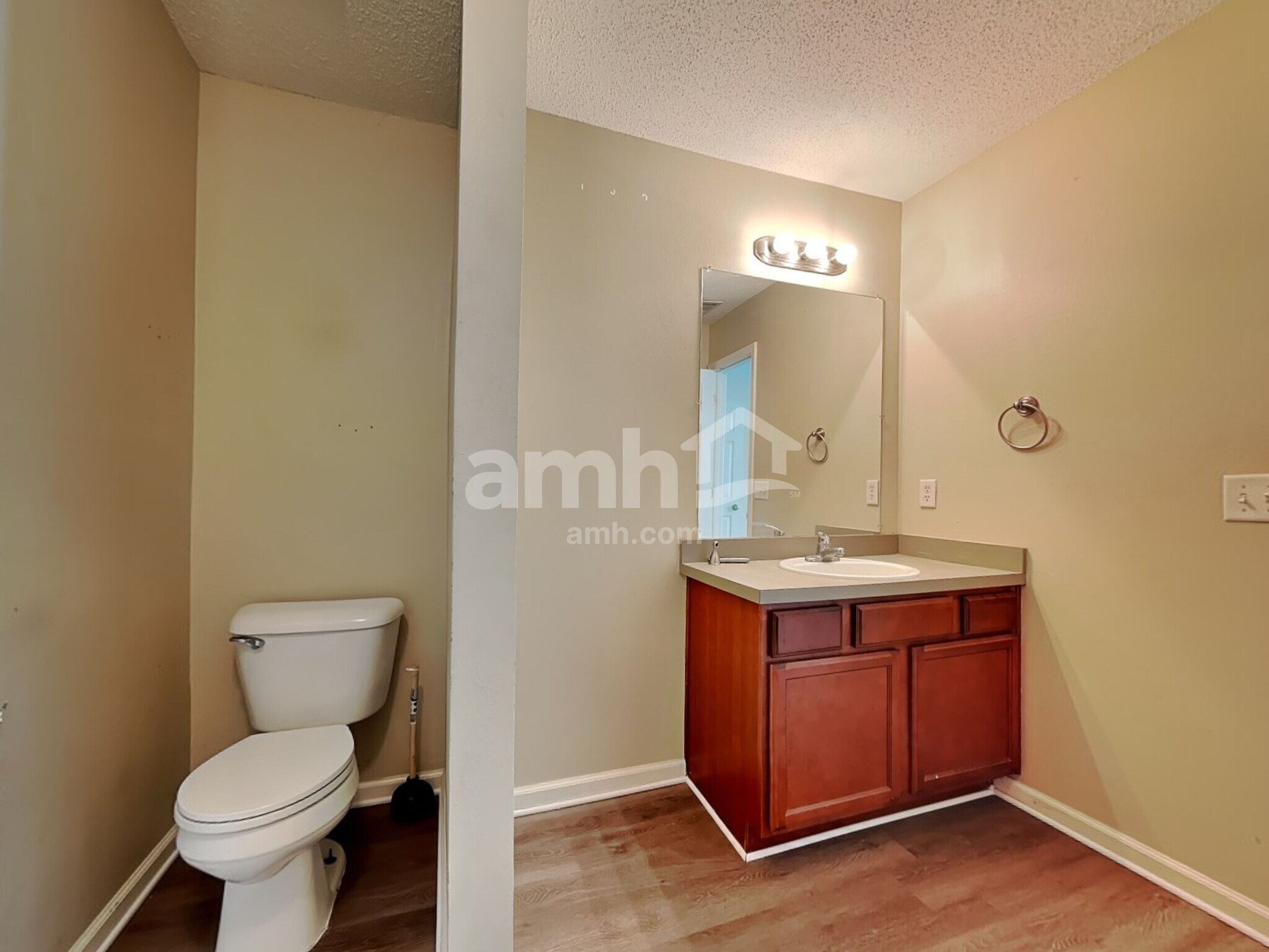 Building Photo - 7 Holly Springs Cir