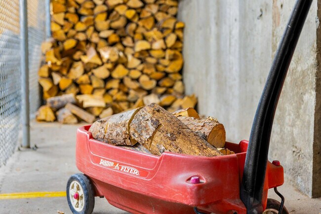 Building Photo - 600 South Park Avenue