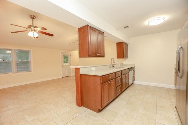 Building Photo - Gorgeous home rental in Virginia Beach!