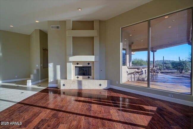 Building Photo - 6789 E Saber Rd